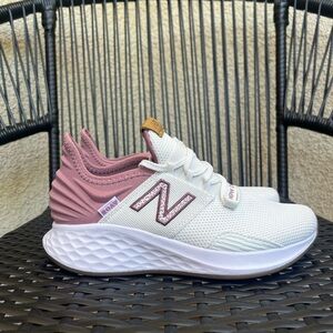 New Balance Fresh Foam Roav Athletic Comfort Size 6.5 Womens